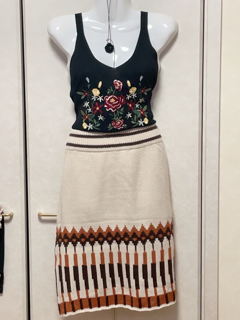 Cream Knit Midi Skirt with Brown & Tan Geometric Border with black tops set